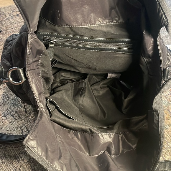 NWT Lulu Sport Brewster Tote Black Quilted Zipper - Picture 6 of 10